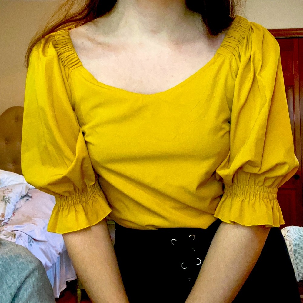 Gold Puff Sleeve Princess Top🌻